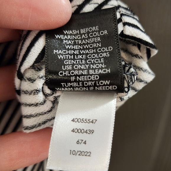 Torrid Plus Size 2 - Studio Crepe V-neck Puff Sleeve Top - Black & White Stripes - Picture 3 of 10